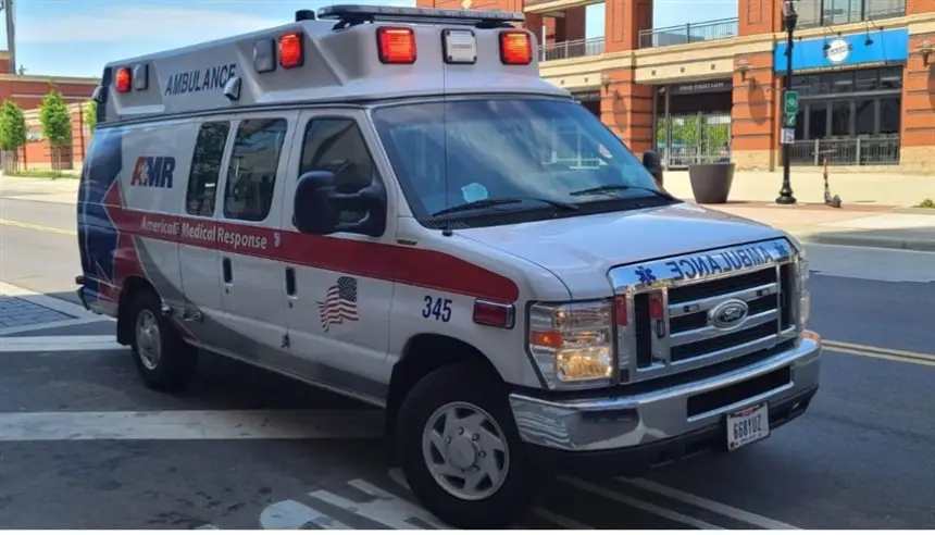 سيارة-تقتحم-حفل-عيد-ميلاد-وتُصيب-11-شخصاً-بينهم-أطفال