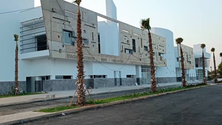 أرباب-الحافلات-بالناظور-يراسلون-رئيس-الجماعة-وعامل-الإقليم-احتجاجا-على-طريقة-فتح-المحطة-الطرقية-الجديدة