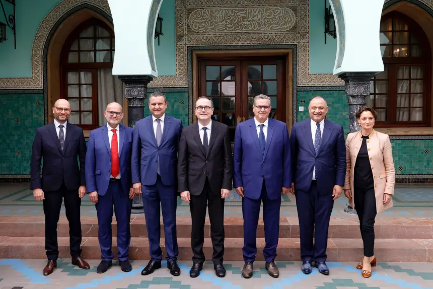 “رونو”-تُطلق-مرحلة-جديدة-في-المغرب.-توقيع-اتفاقية-ضخمة-لإحداث-7500-منصب-شغل-وتطوير-سيارات-كهربائية-بحلول-2030