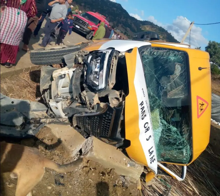 بالصور.انقلاب-حافلة-مدرسية-يهز-وزان-ويخلّف-عشرات-الإصابات-في-صفوف-التلاميذ