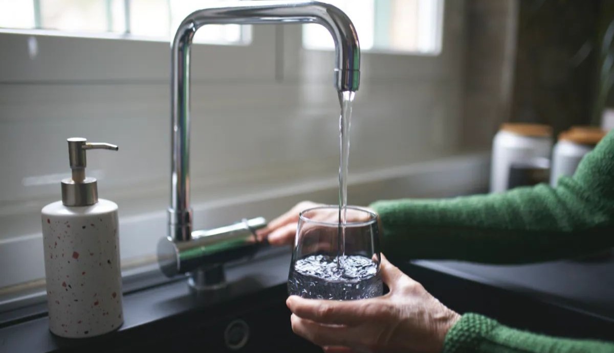 باكتيريا-في-مياه-الشرب-تستنفر-السلطات-في-أوتريخت-والجالية-تترقب-الوضع