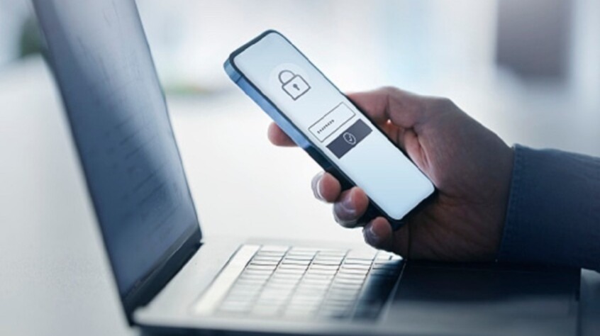 هواتف-فاخرة-على-حساب-المال-العام-تهز-بعض-الجماعات