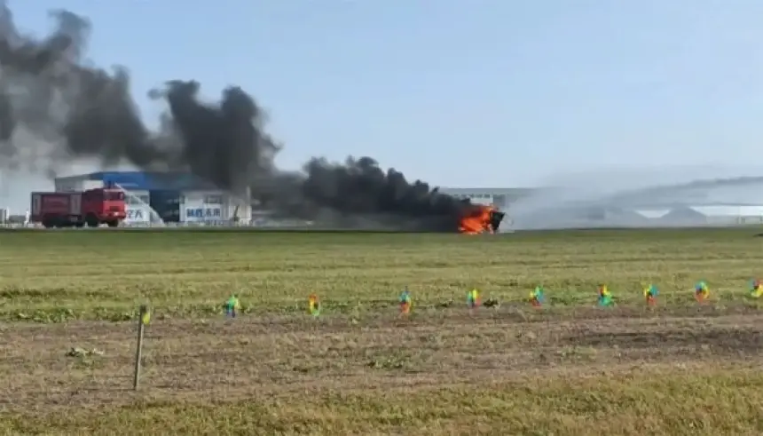 بالفيديو…تصادم-طائرتين-تجريبيتين-تابعتين-لشركة-السيارات-الصينية-إكسبنغ