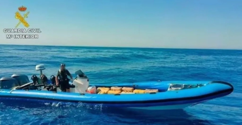 زوارق-التهريب-تعلق-بالأندلس-بسبب-العاصفة-شمال-المغرب-وجنوب-إسبانيا