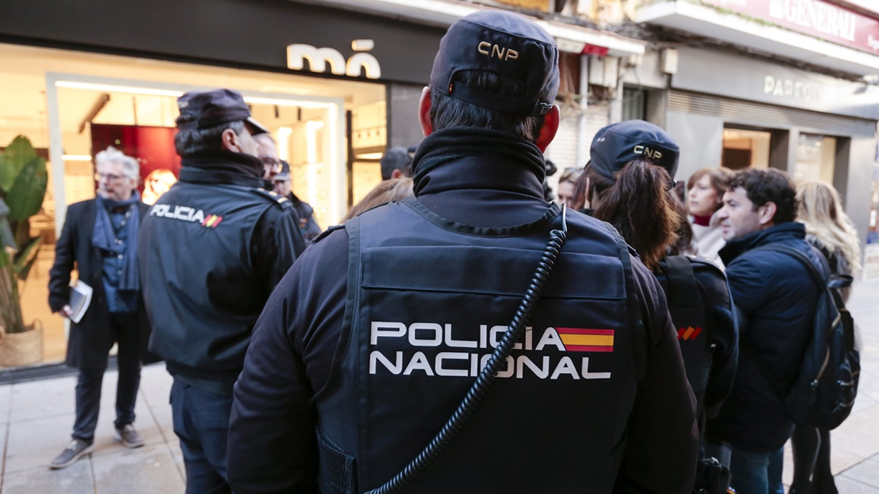 إسبانيا.-كتابات-حائطية-تسيء-للجالية-المغربية-والشرطة-تفتح-تحقيقا