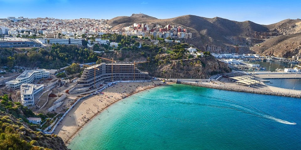 الحسيمة.-وفد-إماراتي-يستكشف-فرص-الاستثمار-والمواقع-السياحية