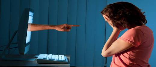 الحسيمة-تأييد-إدانة-متهمة-بالتشهير-والتهديد.-وتخفيف-عقوبتها-إلى-3-أشهر-حبسا-نافذا