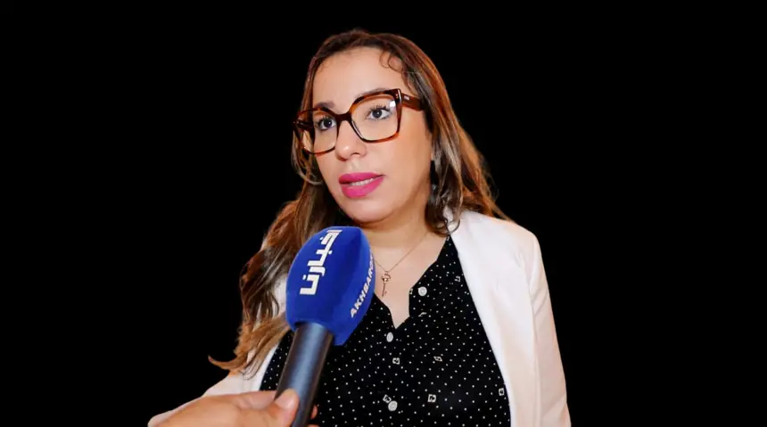 قالت-إن-الواقعة-أُخرجت-عن-سياقها.-“ككوس”-ترد-على-الجدل-الذي-أثارته-صورتها-بمحطة-القطار