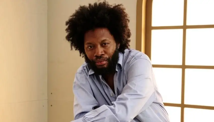 اتهام-كاتب-أمريكي-بتهريب-مخدرات-بعد-توقيفه-في-مطار-ياباني