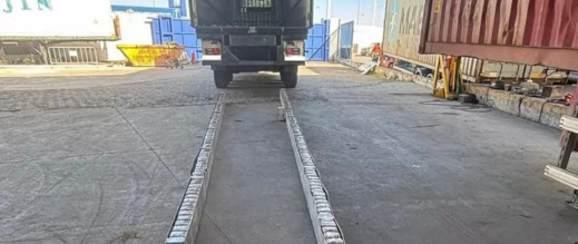 إسبانيا-تحبط-تهريب-أكثر-من-طنين-من-الحشيش-عبر-ست-شاحنات-قادمة-من-المغرب