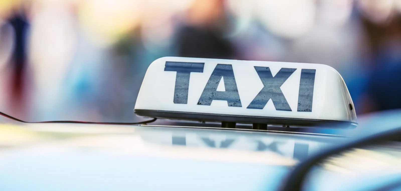 تقرير-بريطاني:-المغرب-ضمن-أكثر-10-دول-يتعرض-فيها-السياح-للاحتيال-في-سيارات-الأجرة