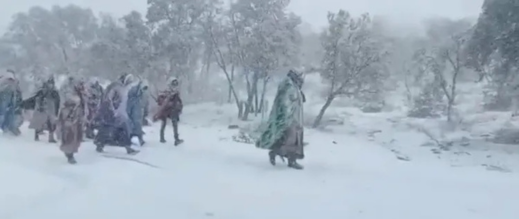 وسط-قساوة-الطقس.-سكان-“بوتفردة”-يتجهون-لعمالة-بني-ملال-احتجاجا-على-التهميش