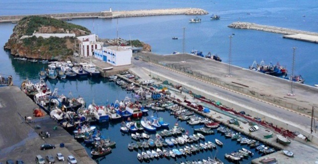 الاضطرابات-الجوية-تغلق-ميناء-الحسيمة-ابتداء-من-اليوم-السبت