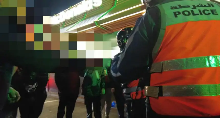 روينة-البوناني-بكازا.-شجار-عنيف-قرب-ماكدونالدز-ومجهولون-يرمون-شخصاً-من-قنطرة-بحي-التيسير