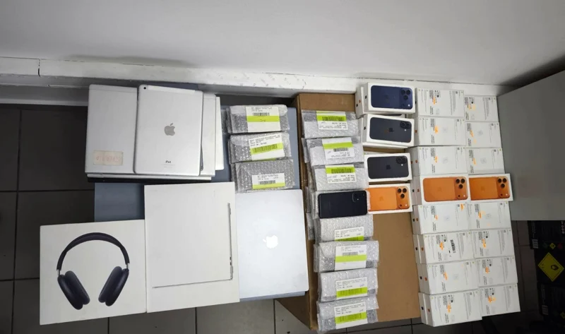 جمارك-طنجة-المتوسط-تحبط-محاولة-تهريب-هواتف-ذكية-قادمة-من-إسبانيا