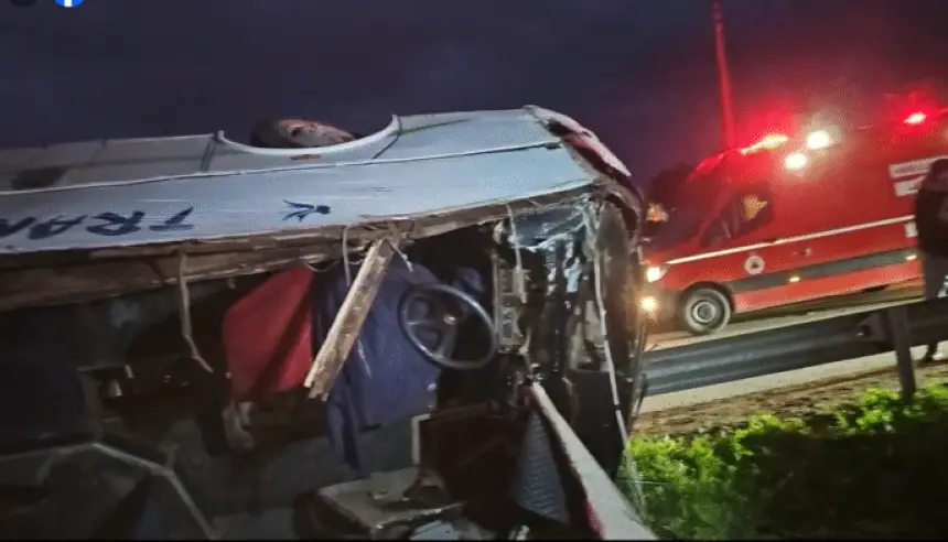 ليلة-مرعبة-بضواحي-المحمدية.-انقلاب-حافلة-للمسافرين-بعين-حرودة-يخلف-استنفاراً-طبياً