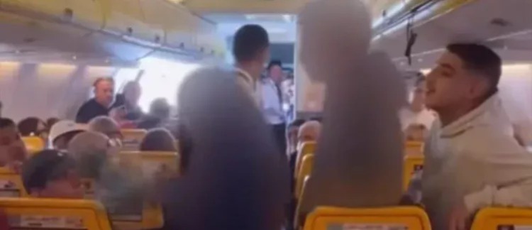 هبوط-اضطراري-لطائرة-قادمة-من-مراكش-إلى-برشلونة-بمطار-فاس