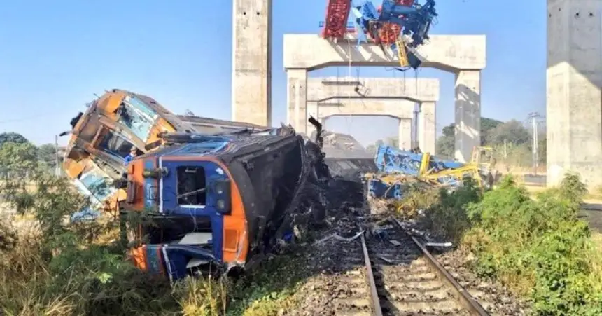 22-قتيلا-على-الأقل-في-حادث-قطار-مروع-في-تايلاند