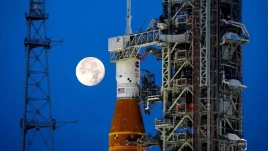 عطل-تقني-يؤجل-أول-رحلة-مأهولة-إلى-القمر-منذ-عقود