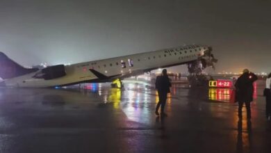 نيويورك.-مصرع-طيارين-وإصابة-العشرات-بعد-اصطدام-طائرة-بشاحنة-إطفاء