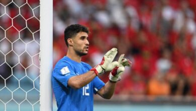 رغم-غيابه-عن-اللائحة-الرسمية.-منير-المحمدي-يتواجد-بمعكسر-الأسود