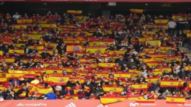 سقطة-أخلاقية.-الجماهير-الإسبانية-ترفع-شعار-“المسلم-هو-من-لا-يقفز”-في-مباراة-ودية-ضد-مصر