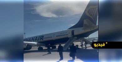 بسبب-احتراق-هاتف.-هلع-وإصابة-خطيرة-على-متن-طائرة-متجهة-نحو-مطار-العروي-بالناظور