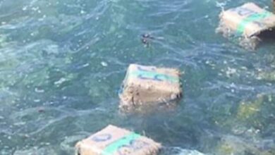 البحر-يلفظ-رزم-مخدرات-بشاطئ-المهندس-بالناظور