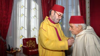 استقبل-الملك-محمد-السادس-اليوم-محمد-يسف،-الأمين-العام-السابق-للمجلس-العلمي-الأعلى،-ووشحه-بوسام-العرش-من-درجة-ضابط-كبير،-قبل-أن-يعين-اليزيد-الراضي-مكانه