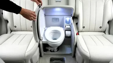 ابتكار-صيني-يثير-الجدل.شركة-صينية-تبتكر-مرحاضا-داخل-السيارة-يعمل-بالأوامر-الصوتية