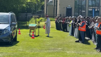 جنازة-مهيبة-لـلطفلة-المغربية-“نور”-في-هولندا.-1500-شخص-يودعون-ضحية-“مأساة-فينلو”-والأم-رهن-الاعتقال