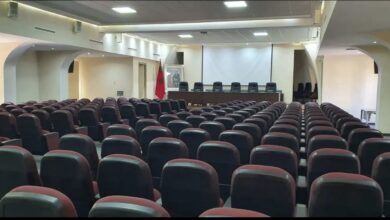 منع-العدالة-والتنمية-من-استعمال-قاعة-الغرفة-بالناظور-يثير-تساؤلات-حول-الحياد-وتكافؤ-الفرص