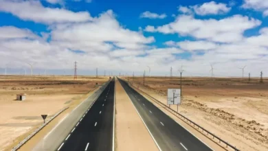 الطريق-السريع-تزنيت-–-الداخلة،-الذي-أطلق-عليه-إسم-“الطريق-السريع-دونالد-ج-ترامب”،-تجسيد-جلي-للتقدير-الكبير-المتبادل-بين-جلالة-الملك-والرئيس-دونالد-ج.-ترامب