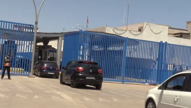 قبيل-فرارهما.رجال-الأمن-بمعبر-بني-نصار-ينجحون-في-اعتقال-فرنسيين-من-أصول-مغربية-متورطين-في-جريمة-قتل