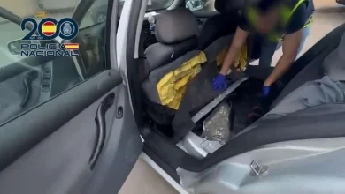 سبتة.-توقيف-مغربي-حاول-تهريب-مهاجر-مخبأ-تحت-المقاعد-نحو-الجزيرة-الخضراء